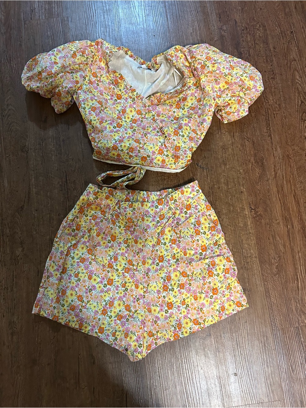 Lost + Wander Womens L Floral 2 Piece Crop Top High Rise Shorts Set Cottagecore